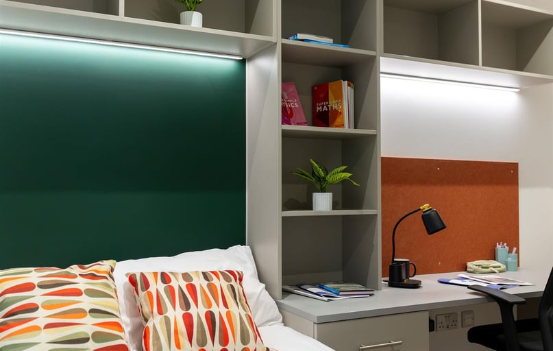 Kennington Lane, Kennington, London - Image 1